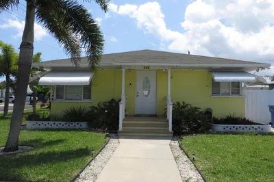 402 W Ocean Avenue 1