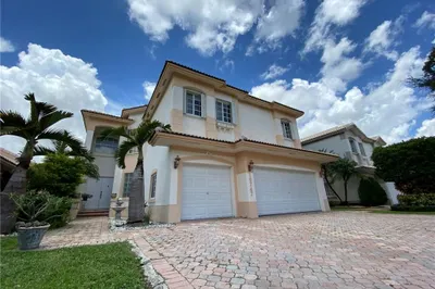 10747 NW 70th Terrace 1