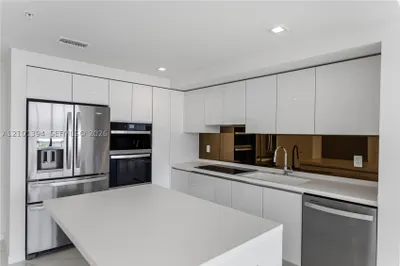 1170 E Hallandale Beach Blvd #1811 1