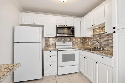 114 Valencia E 1