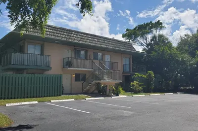 1831 Fairview Villas Drive #4 1