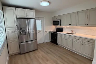 708 SW 7th Ave 1