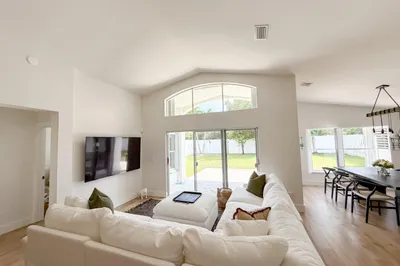 7895 Manor Forest Boulevard 1