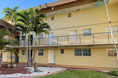 8600 SW 109th Ave #4-202 1