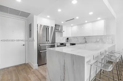 5701 Collins Ave #1707 1