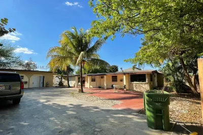 633 NW 15th Ave 1