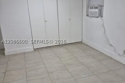 2000 Madison St #3 1