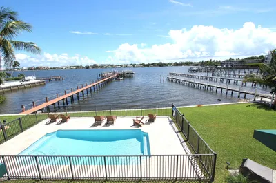 330 N Lake Drive 1