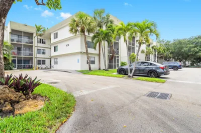 4215 N University Dr #305 1