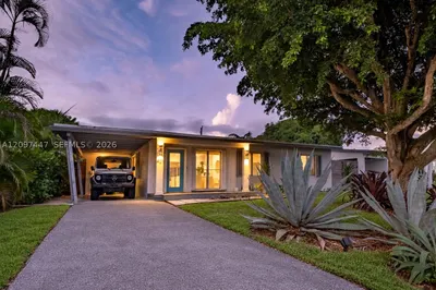 401 NW 28th Ct 1