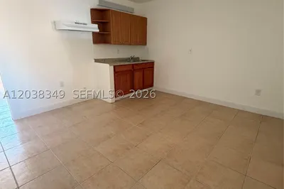 8450 NE Miami Ct #4 1