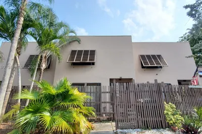12266 NW 10th St 0 1