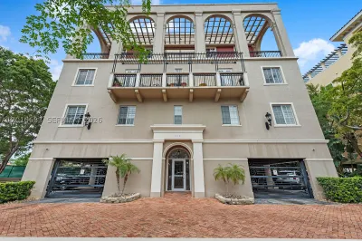 115 Mendoza Ave #202 1