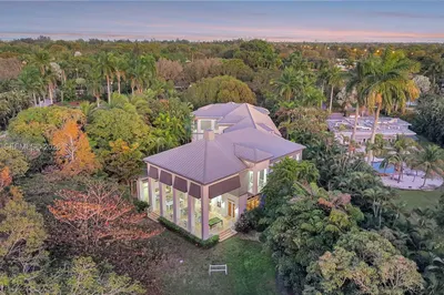 101 Holly Lane 1