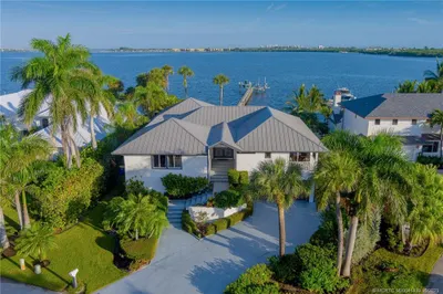 4283 NE Joes Point Terrace 1