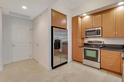 701 S Olive Avenue #805 1