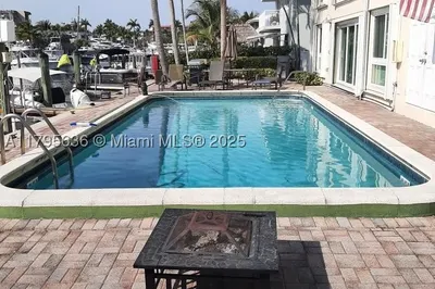 861 SE 22nd Ave #2 1