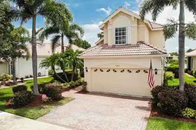 705 SW Aruba Bay 1