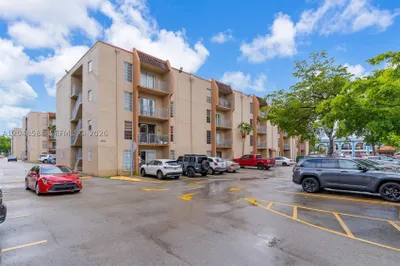 4715 NW 7th St #306-2 1