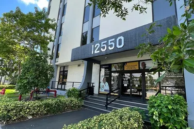 12550 Biscayne #405 1