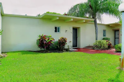 2532 Boundbrook Drive S #105 1