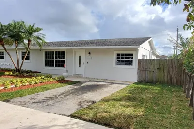 710 NW 17th Ct 1