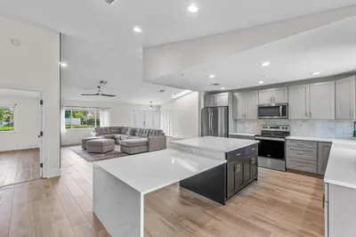4593 Ellwood Drive 1