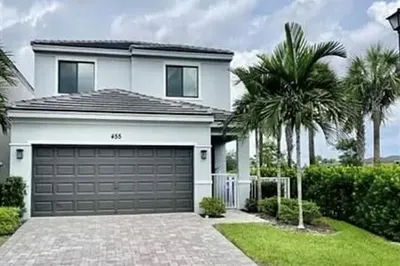 455 NW 33rd Ln 1