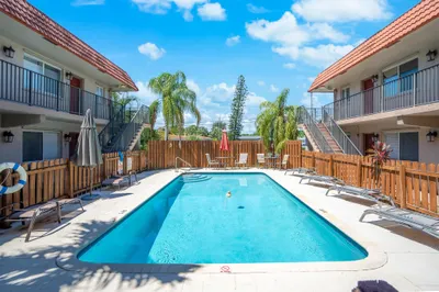 3030 NE 5th Terrace #1 1