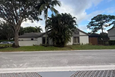 315 Landings Boulevard 1