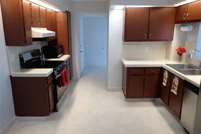 106 Lake Emerald Drive #401 1