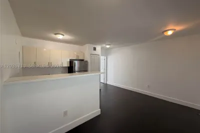 1040 NW 3rd Ave #5 1
