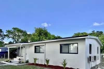1795 Lauderdale Manor Drive 1