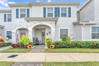 1777 SE 26th Ter 1