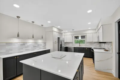 1221 Singer Drive 1