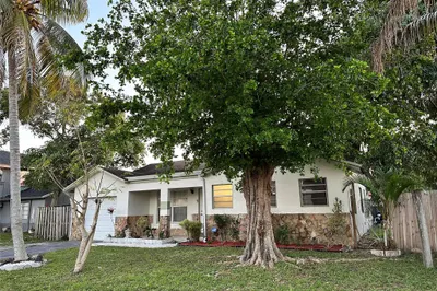 1904 SW 82nd Ter 1