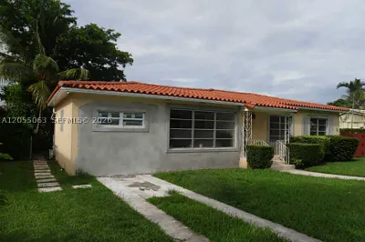 5851 SW 28 St 1
