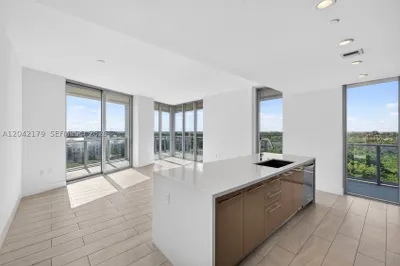 2000 Metropica Way #903 1