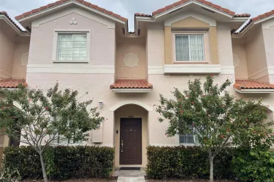 8835 S Isles Cir #8835 1