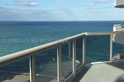 6301 Collins Ave #2108 1