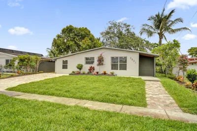 5601 SW 36th Court 1