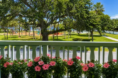 421 S LAKESIDE Drive #7 1