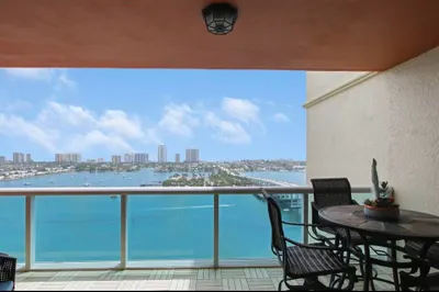 2640 LAKE SHORE Drive #2311 1