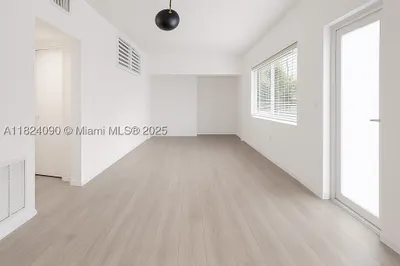 1110 Venetian Way #2B 1