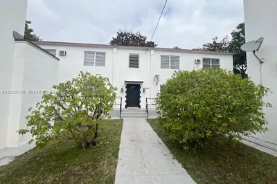 535 SW 7th St #4 1