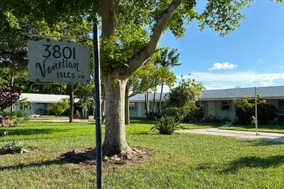 3801 NE 22nd Terrace #11 1