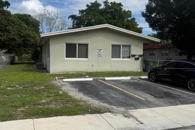 219 NW 40th Court #1-3 1
