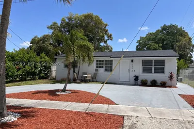 685 SW 7th Ter 1