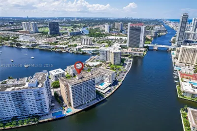 121 Golden Isles Dr #907 1