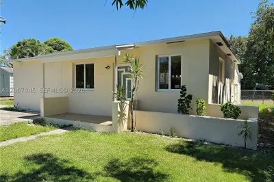1740 NW 126th St 1
